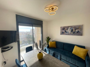 Beautiful 2BR near Mahane Yehuda